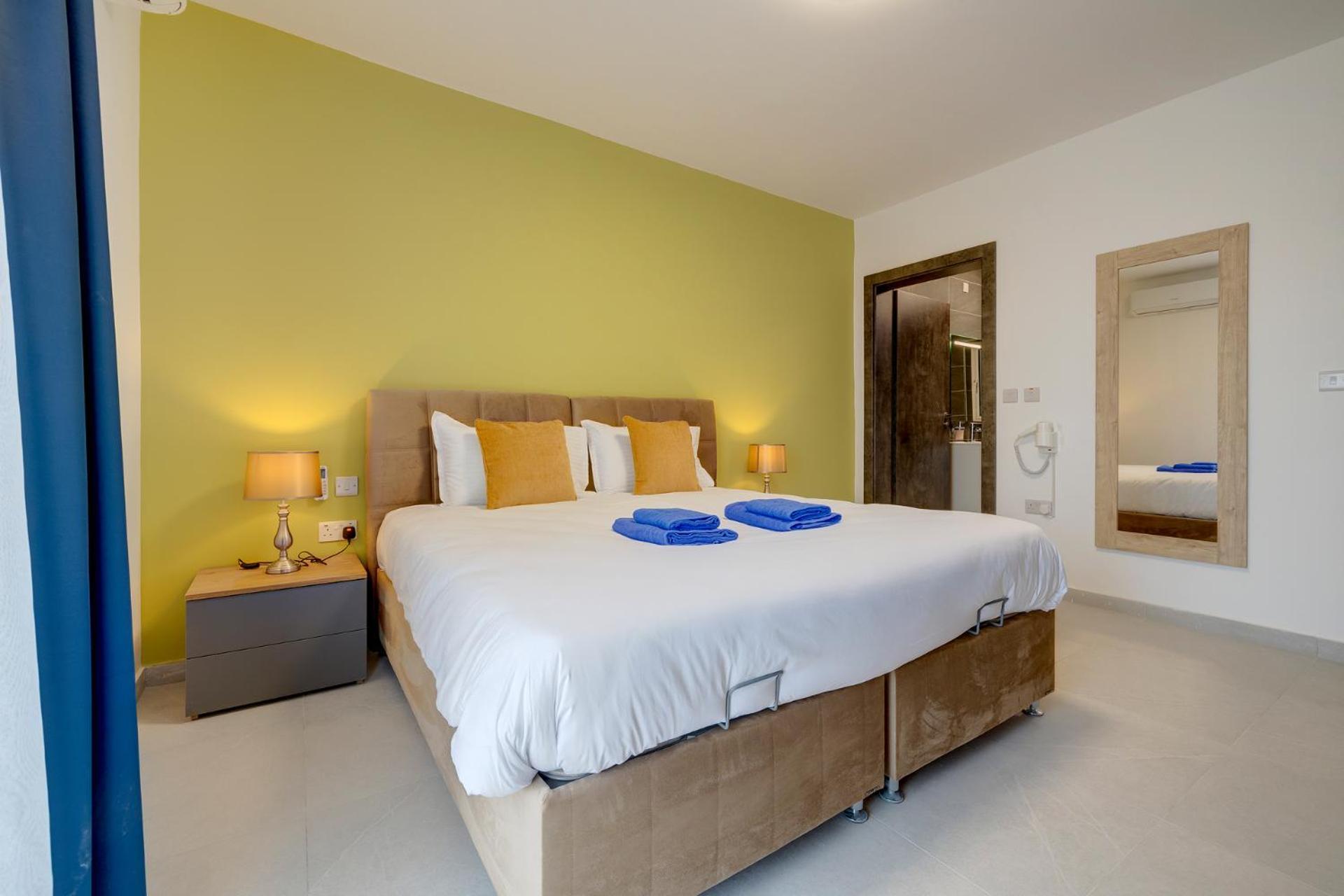 Wave Crest Holiday Apartments St. Paul's Bay Bagian luar foto